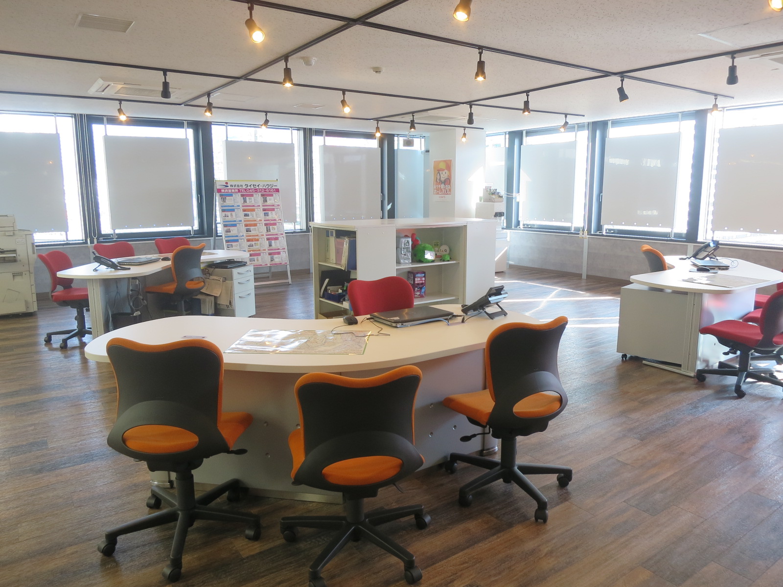横浜営業所内